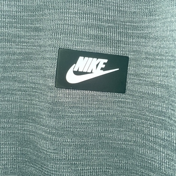 Nike Sportswear Tech Full-Zip Hoodie - Picture 6 of 6